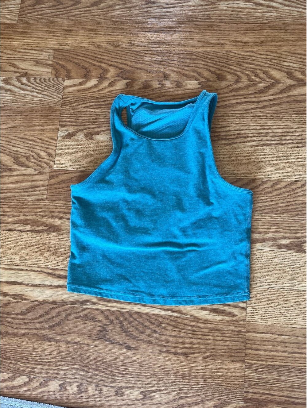 Vuori elevation plyo tank. Size Small.